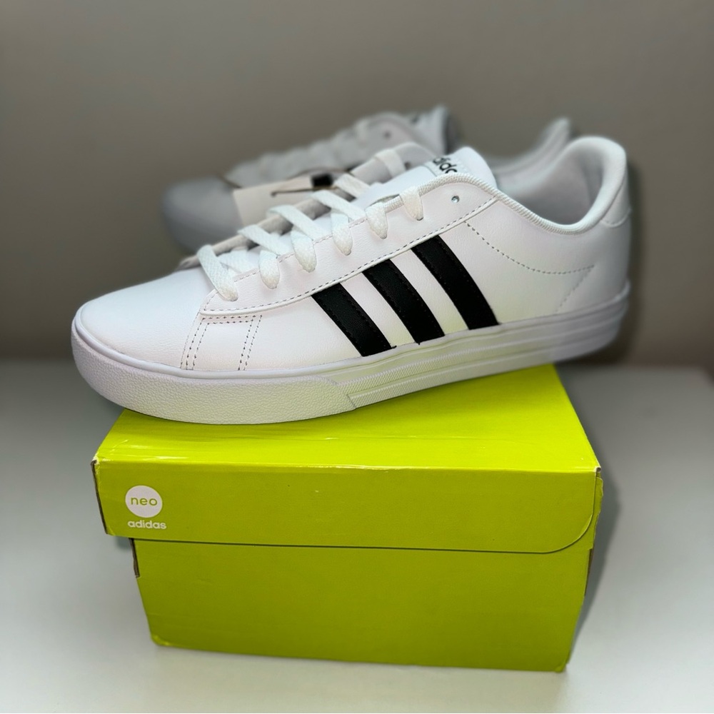 Men’s Adidas sneakers Neo Daily 2.0 White Black Casual Leather shoes Size 7.5